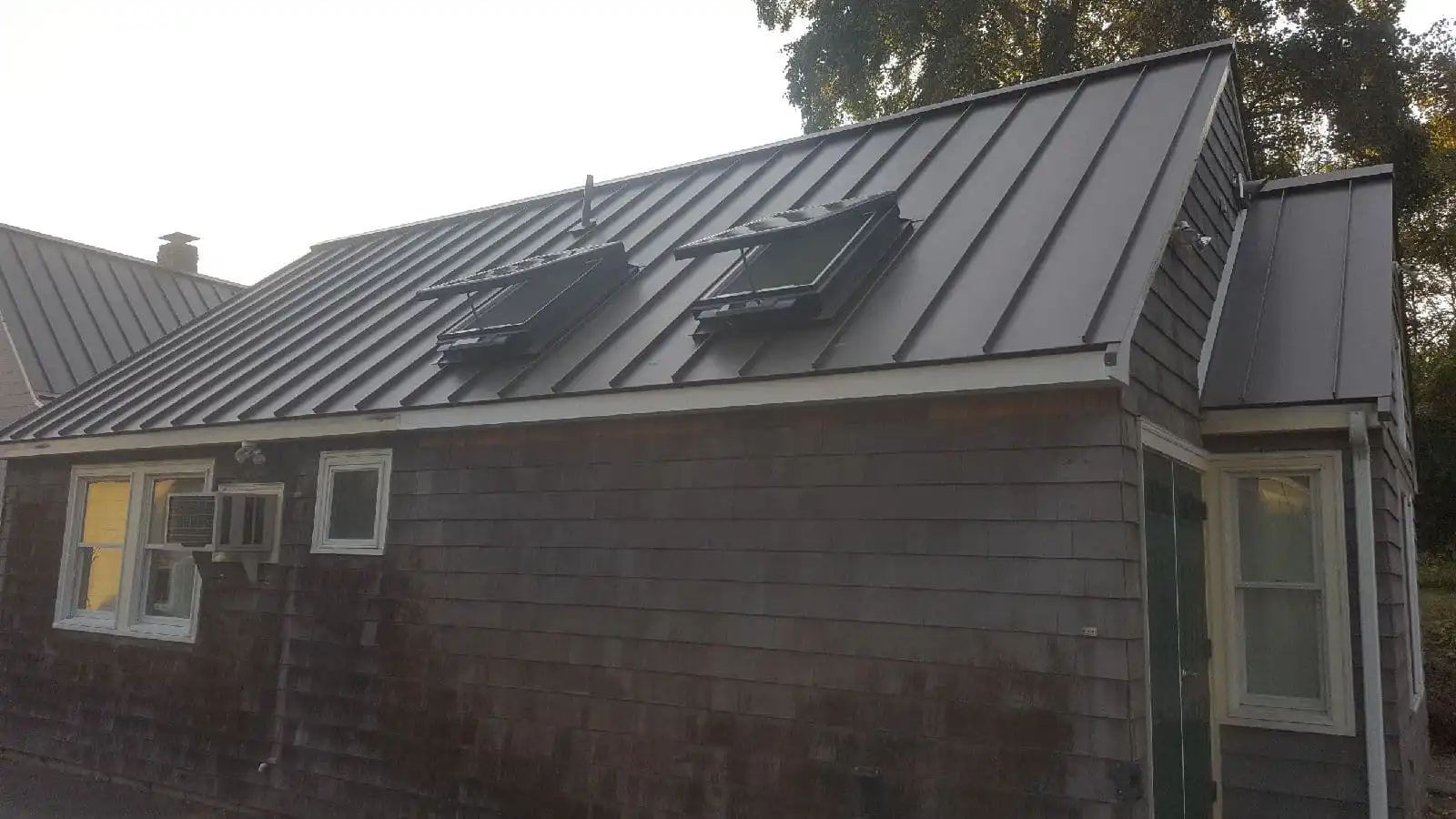 Standing seam rib roofing