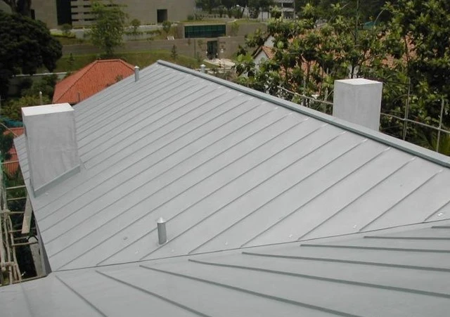Metal standing seam roofing panels
